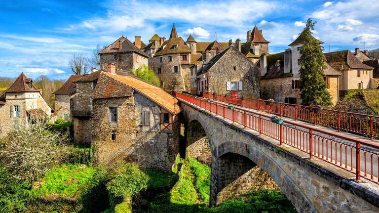 Paris Adventure Tour: Dordogne's Hidden Treasures on Foot - 8 Days
