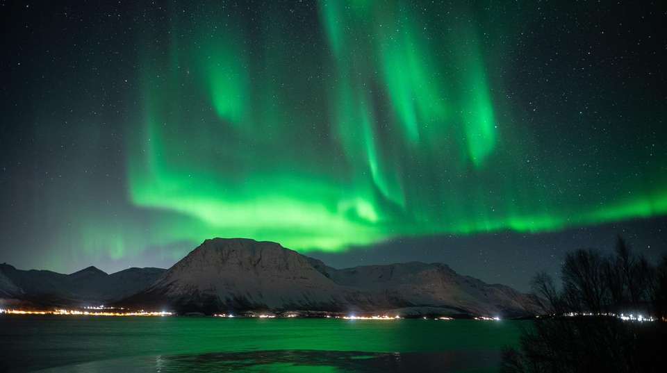 Northern Lights Big Bus Chase - undefined - Image 2