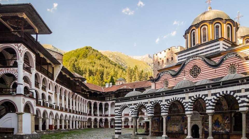 Bulgaria Mountains and Monasteries Guided Hike - Utracks - Bulgaria