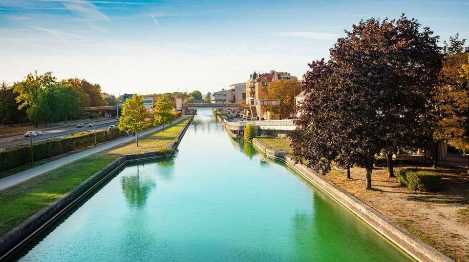Champagne and Paris by Bike and Barge - Utracks - France - Image 3