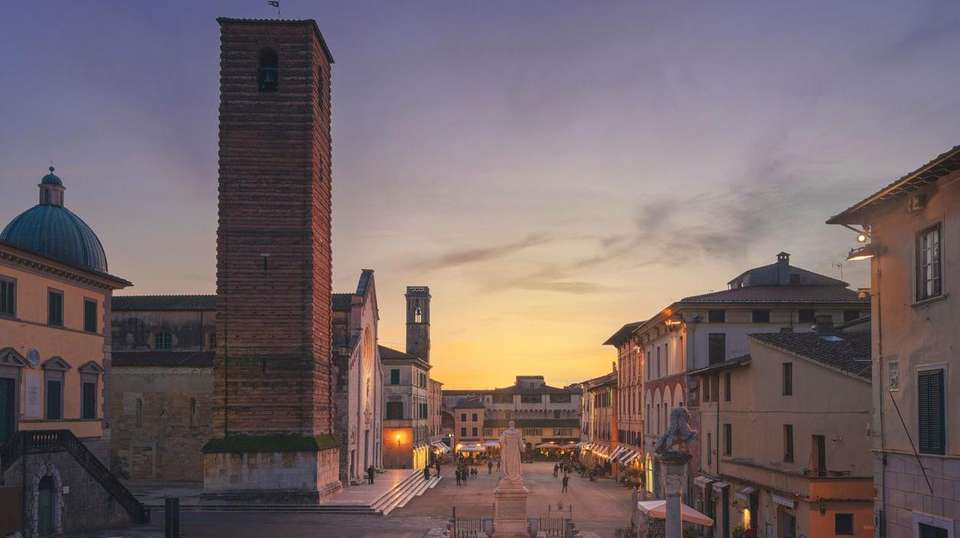 Via Francigena: Pontremoli to Lucca - Utracks - Italy - Image 2
