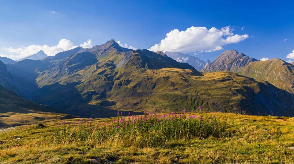 Gran Paradiso Guided Hike - Utracks - France - Image 3