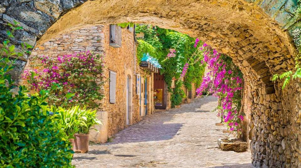 Catalonia by Bike for Families - Utracks - Spain - Image 3
