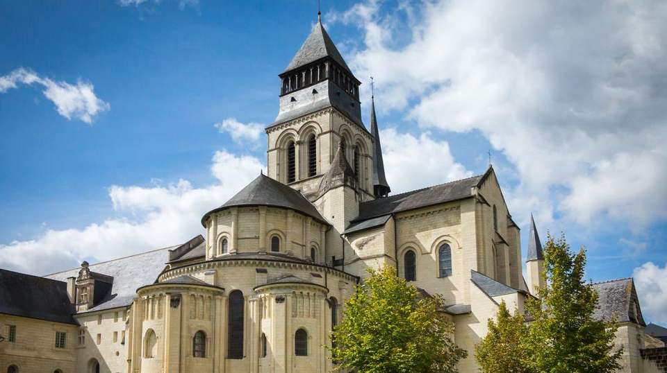 Cycle the Loire - Orléans to the Atlantic Coast - Utracks - France - Image 2