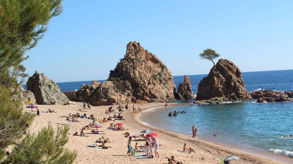 Costa Brava Day Trip - Barcelona Holiday - Spain - Image 11
