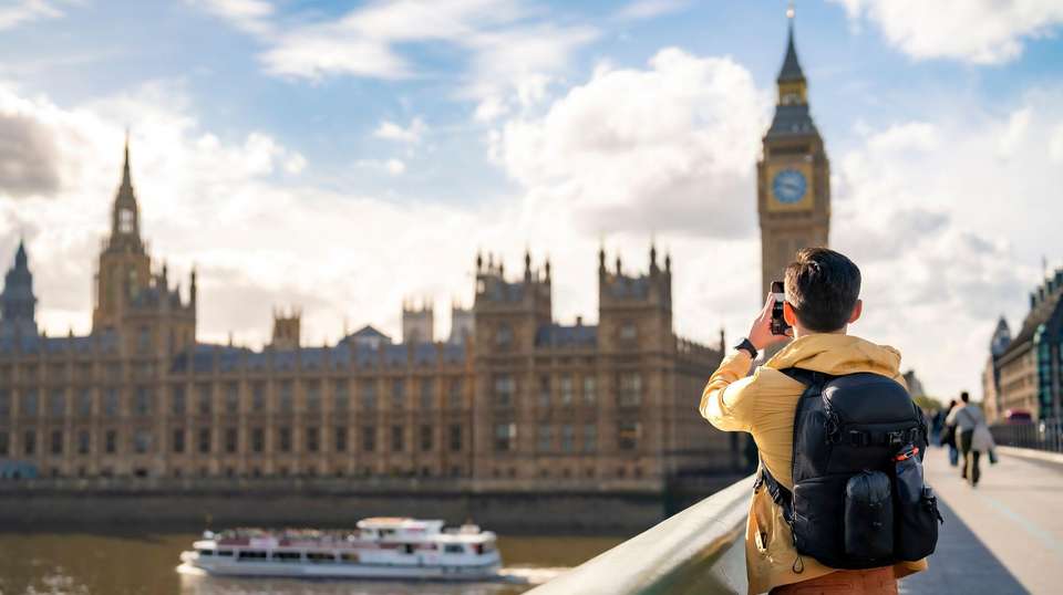 London Explorer - Contiki - England - Image 3
