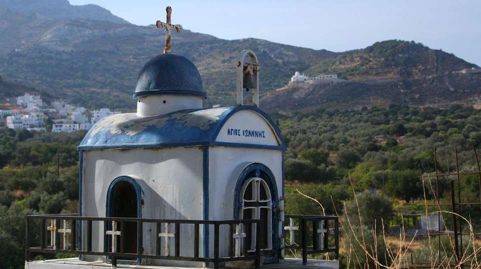 Greek Islands Walk: Santorini & Naxos on Foot - Utracks - Greece - Image 3
