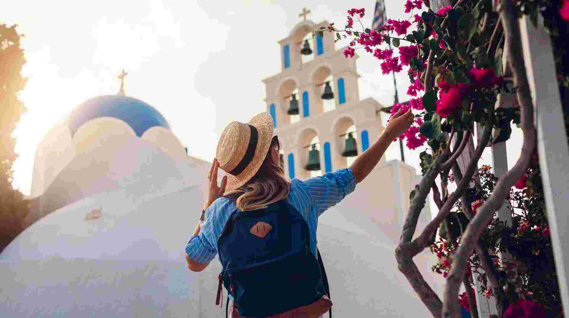 Santorini and Naxos on Foot