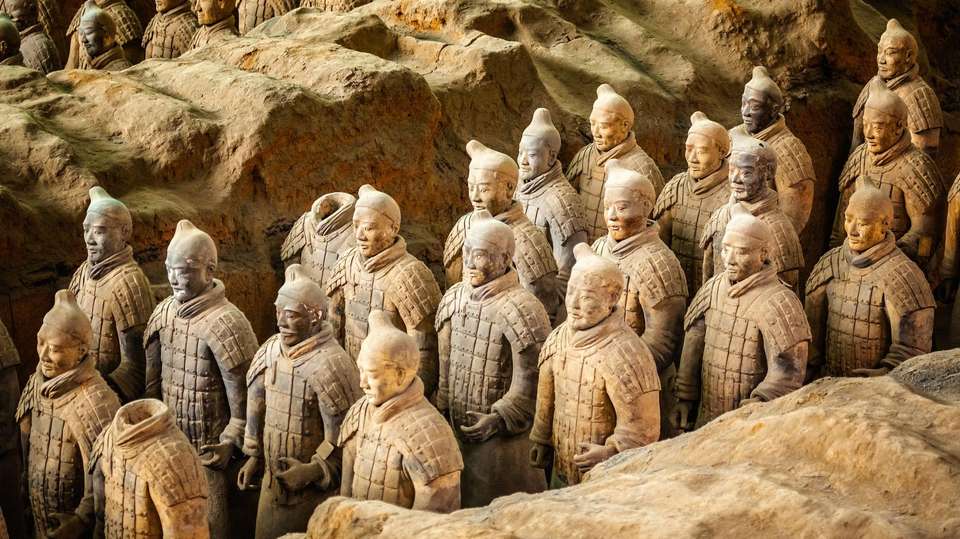 China on a Shoestring - Encounters Travel - Hong Kong - Image 8