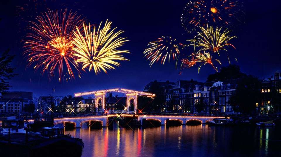 Amsterdam for New Year - Contiki - England