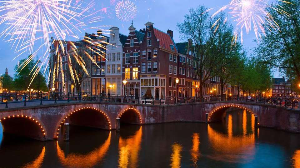 Amsterdam for New Year - Contiki - England