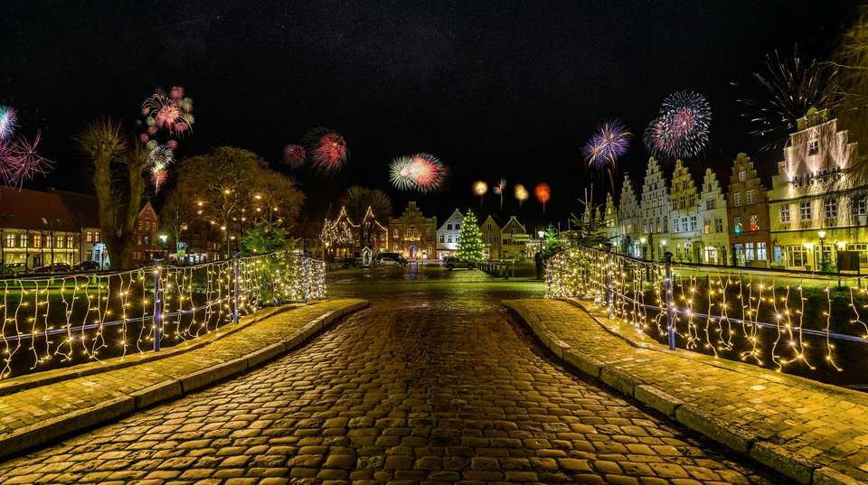 Amsterdam for New Year - Contiki - England