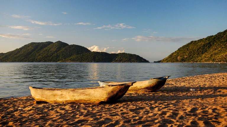 Dar Es Salaam Explorer Tour: 34-day Zanzibar to Cape Town Camping