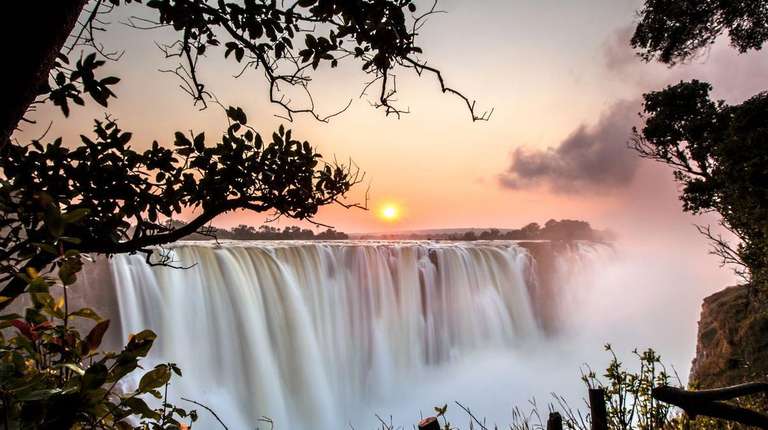 Zimbabwe Wildlife Tour: 14-day Kruger to the Delta, Chobe  Victoria Falls Accommodated