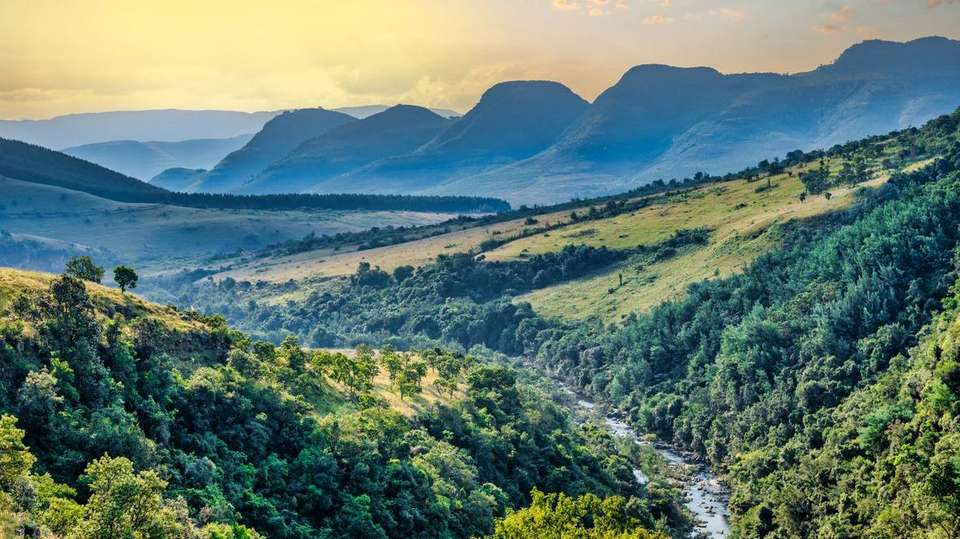 7-day Victoria Falls to Kruger Accommodated - Acacia Africa - Zambia - Image 4