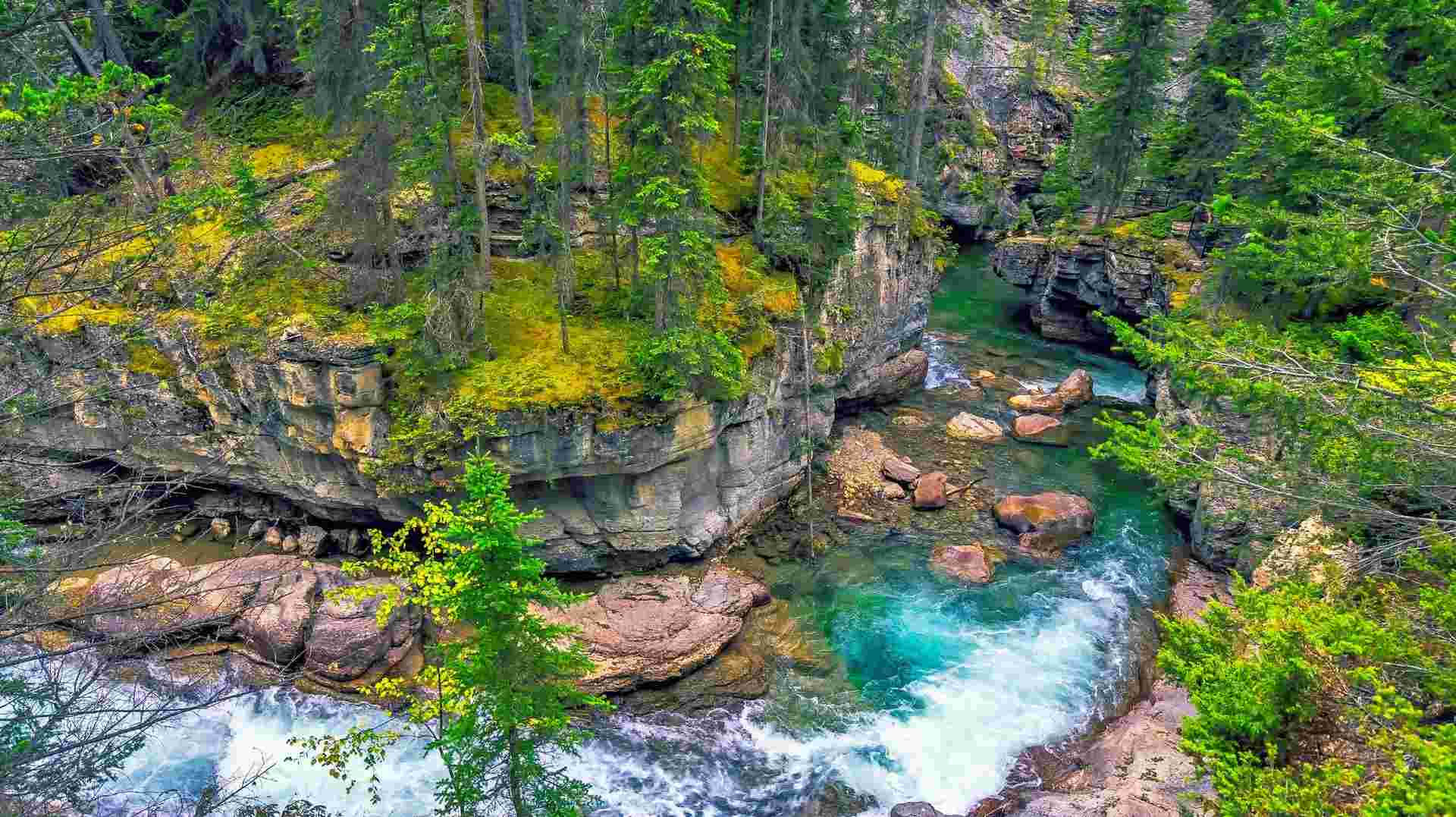 Spectacular Rockies and Glaciers of Alberta