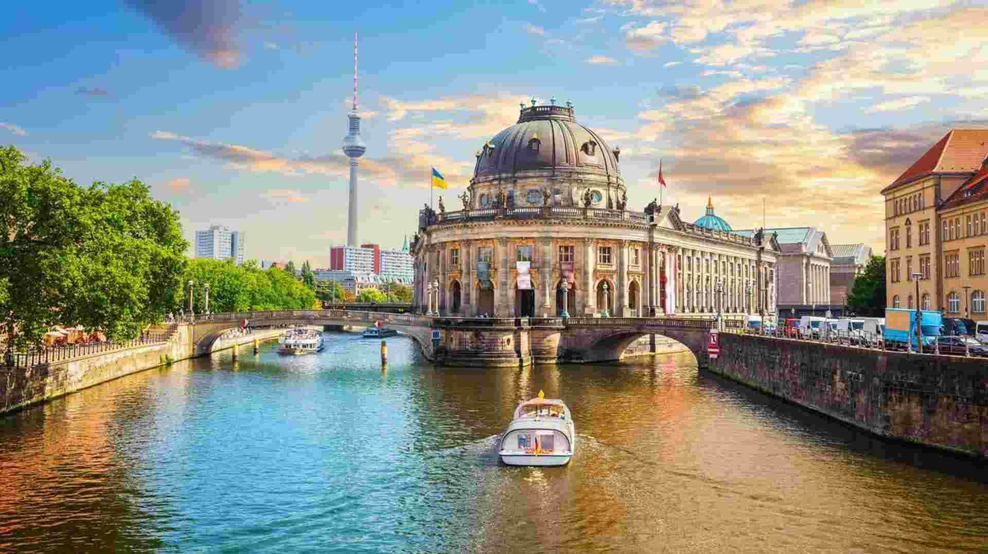 Europe: from North to South and Paris