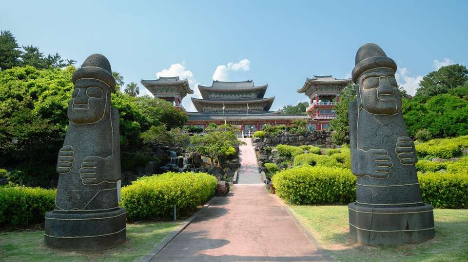 South Korea Past and Present - Tweet World Travel - South Korea