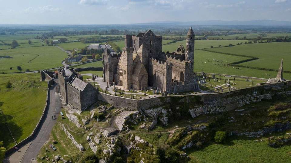 Emerald Explorer 7-Day Ireland Tour - undefined - Image 3