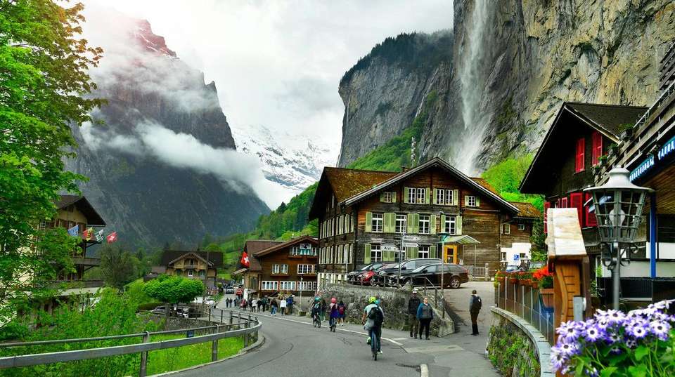 Active Swiss Alps - Contiki - Switzerland - Image 2
