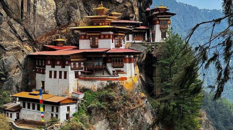 Bhutan Small Group Tours: 7-Day Bhutan Cultural Experiences