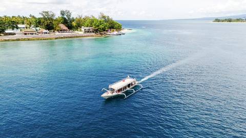 Indonesia Local Boat Rides Tour: Bali Island Hopping