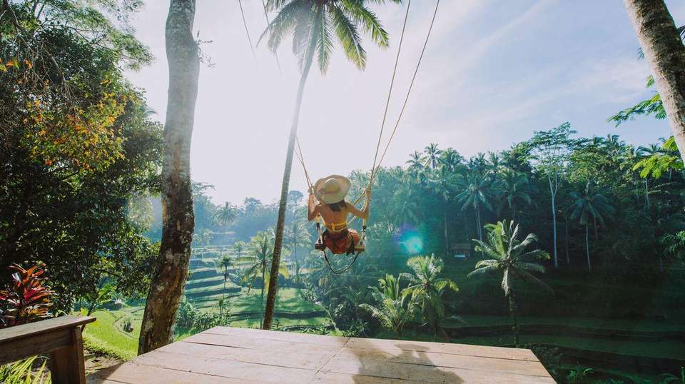 Bali Island Hopping - Contiki - Indonesia - Image 2