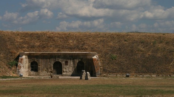 Image 4 of 6