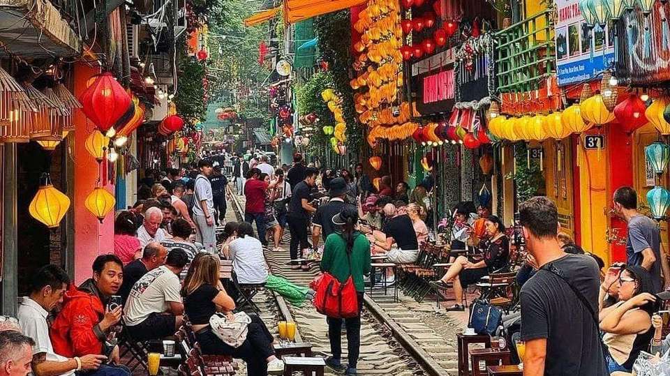 Classic Vietnam: A 10-Day Trip for First-Timers - Az Local Trip - Vietnam - Image 28