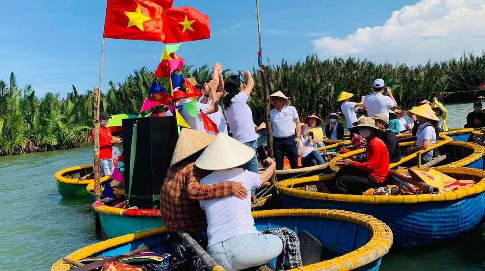 Classic Vietnam: A 10-Day Trip for First-Timers - Az Local Trip - Vietnam - Image 15