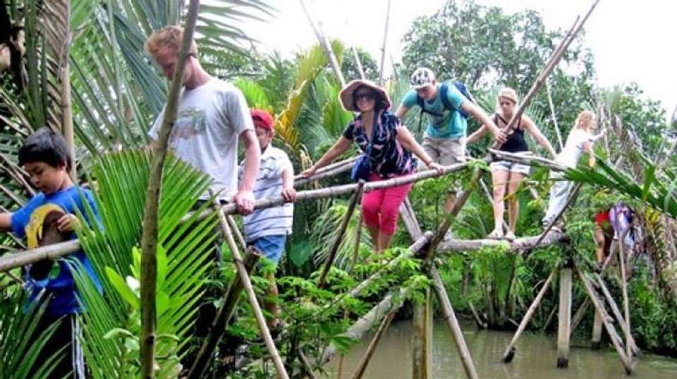 Classic Vietnam: A 10-Day Trip for First-Timers - Az Local Trip - Vietnam - Image 3