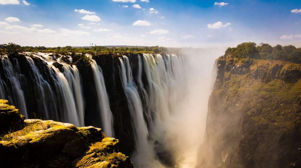 Victoria Falls and Botswana 35 to 45 - Contiki - Zimbabwe - Image 3