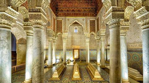 Marrakech Walking Tour: Marrakech: Saadian Tombs, Bahia Palace & Old Medina Tour