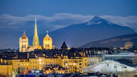 Paris Explorer Tour: Joyful Treasures Ar