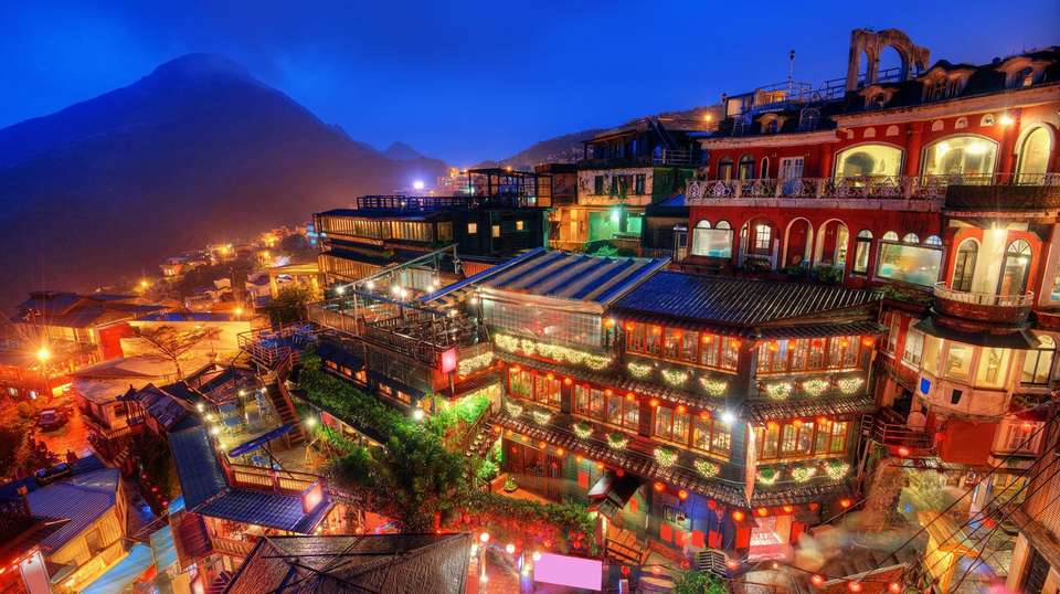 Private 8-Hour Jiufen & Pingxi Day Tour - Justaiwantour - Taiwan - Image 1