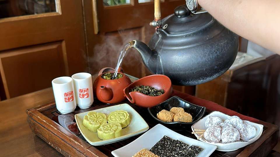 Private 8-Hour Jiufen & Pingxi Day Tour - Justaiwantour - Taiwan - Image 5