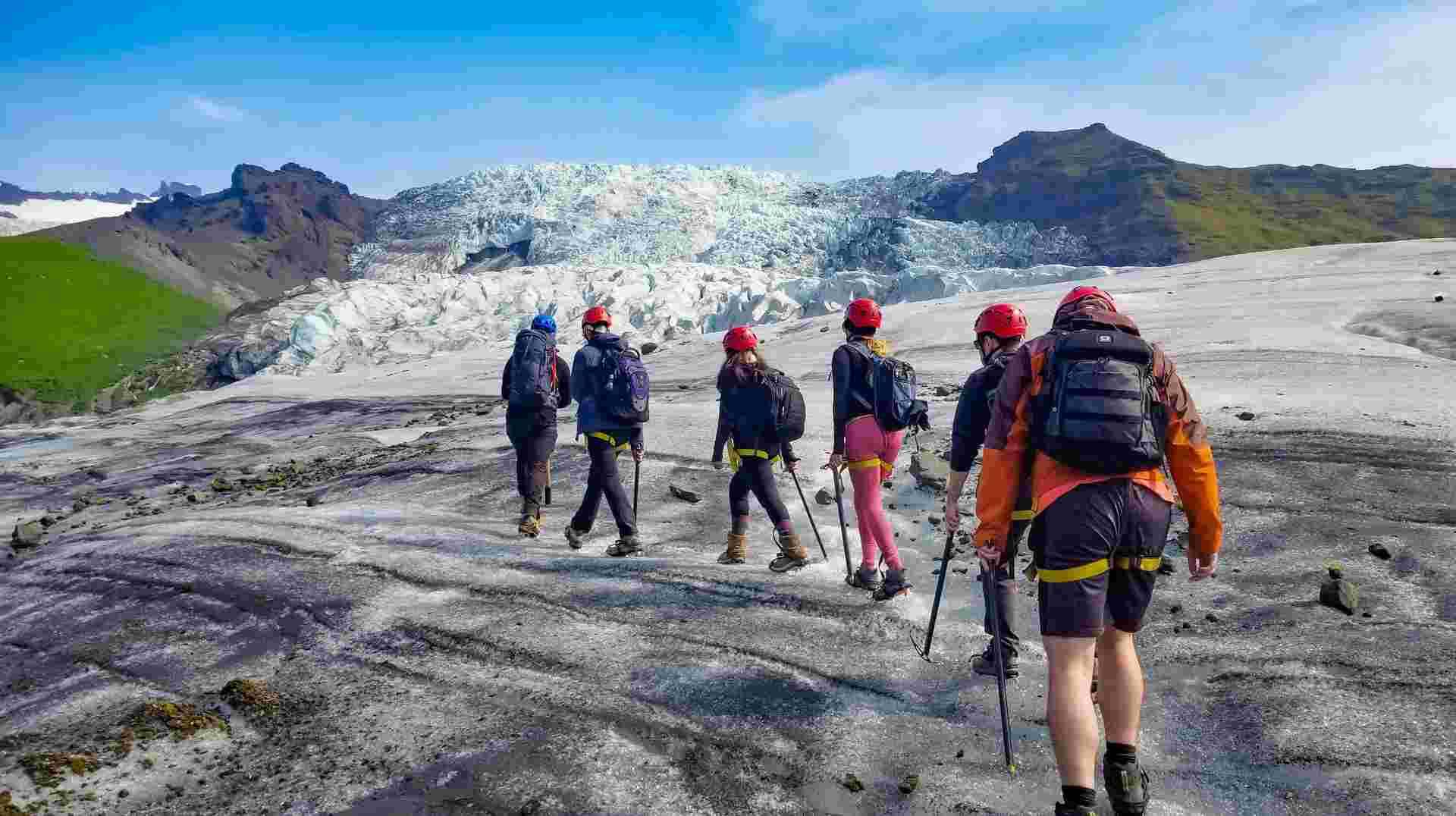 Iceland: See & Experience it all in 9 days, Luxury Tour