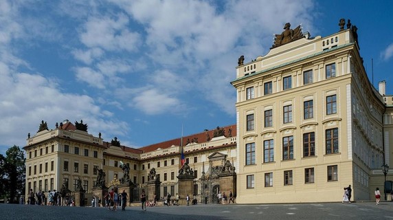 Image 4 of 9