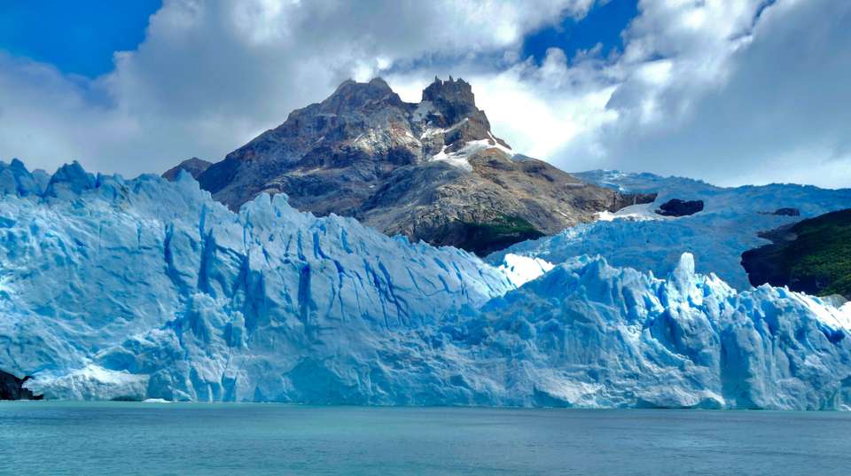 Glaciers and Peaks - GROUP TOUR - People Travel And Experience - Argentina - Image 2