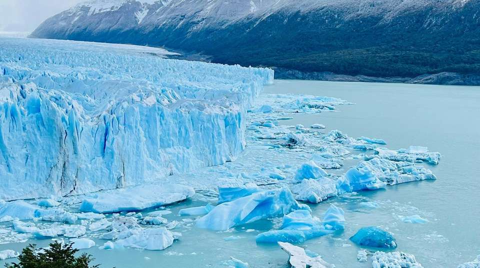 Glaciers and Peaks - GROUP TOUR - People Travel And Experience - Argentina - Image 4