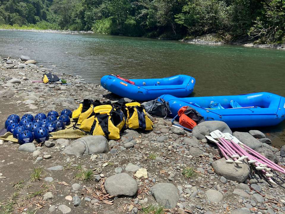 2-day Pacuare Whitewater Rafting - undefined - Image 2