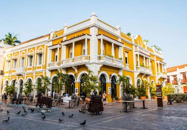 4-day Cartagena Classic – History, Color & Caribbean Charm, French-speaking Guide trip - alternative tour available