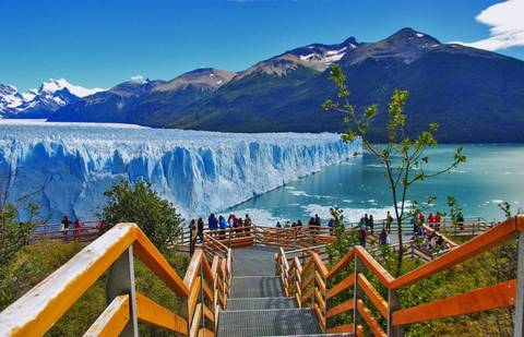 4-day Classic El Calafate: Perito Moreno, French-speaking Guide - February 2027