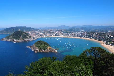 4 Day Guided Tour Basque Country And Oviedo From Barcelona - Spring Tours