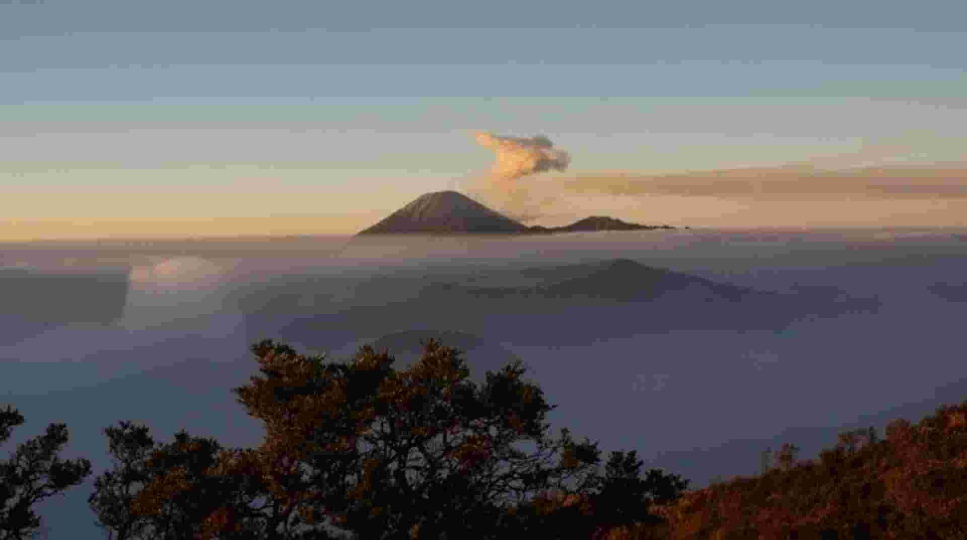 4D Mt. Semeru Hiking Trip