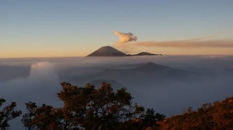 Indonesia Guided And Escorted Tours: 4d Mt. Semeru Hiking Trip
