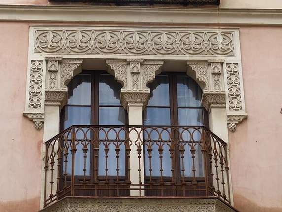 Image 3 of 7
