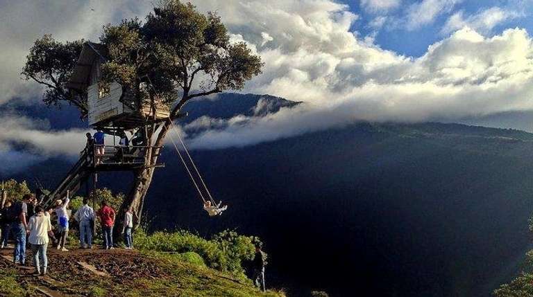 5-Day Tour Cotopaxi, Quilotoa, Baños, Cuenca & Guayaquil trip - alternative tour available