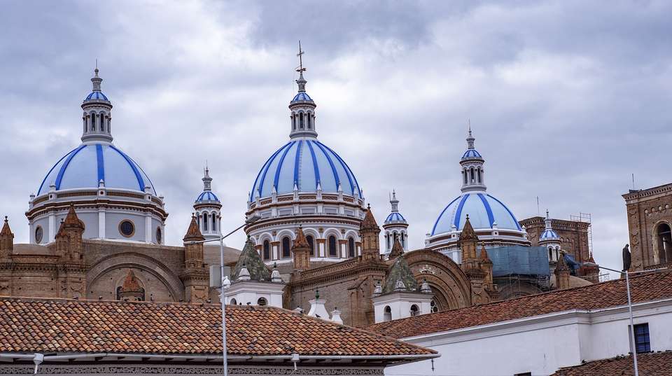 5-Day Tour Cotopaxi, Quilotoa, Baños, Cuenca & Guayaquil - Latin Adventures - Ecuador - Image 6