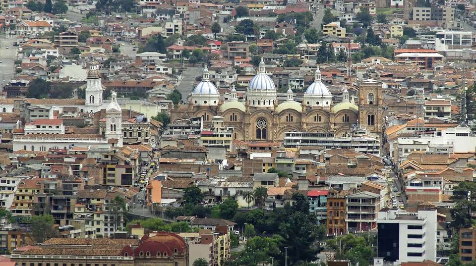 5-Day Tour Cotopaxi, Quilotoa, Baños, Cuenca & Guayaquil - Latin Adventures - Ecuador - Image 7